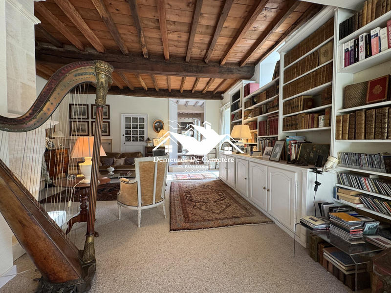 Maison - 259 m² - 6 pièces