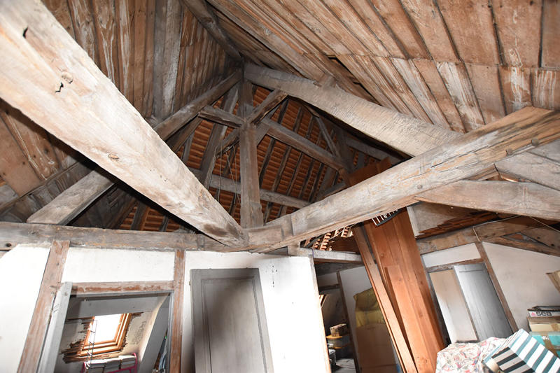 Maison - 260 m² - 9 pièces