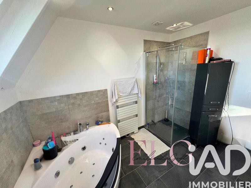 Maison - 207 m² - 7 pièces