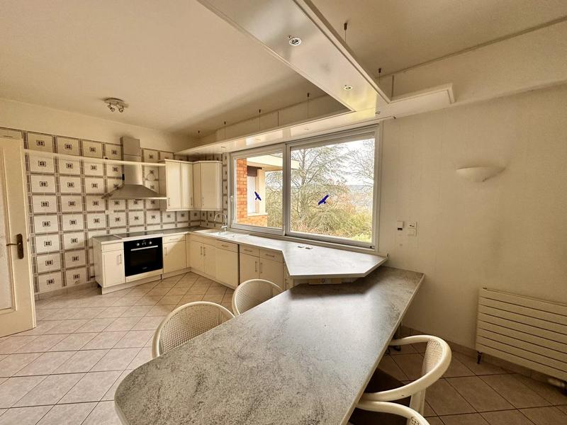 Maison - 240 m² - 6 pièces