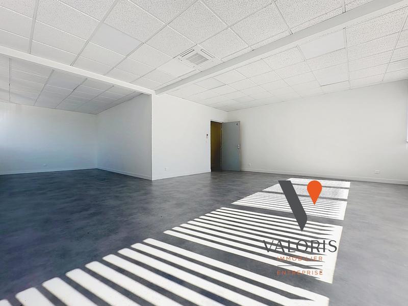 Bureau - 347 m² - 1 pièce