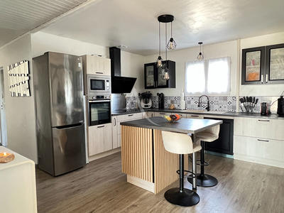 Maison - 140 m² - 5 pièces