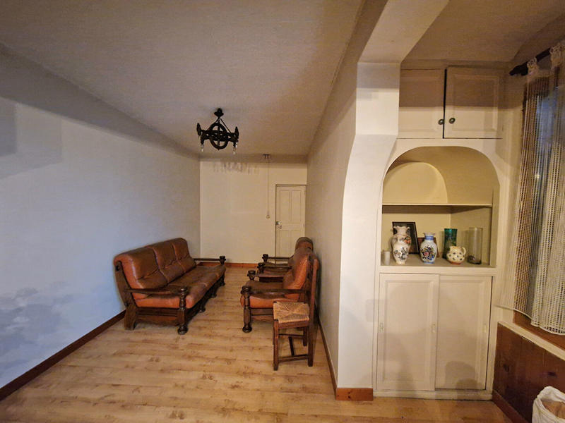 Maison - 250 m² - 10 pièces