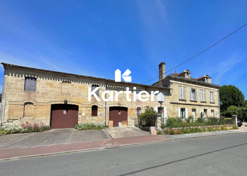 Maison ancienne - 800 m² - 12 pièces