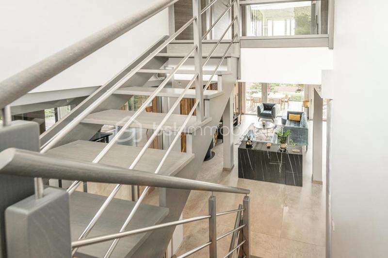 Maison d'architecte - 269 m² - 9 pièces