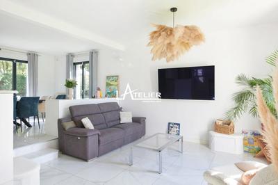 Maison - 117 m² - 6 pièces