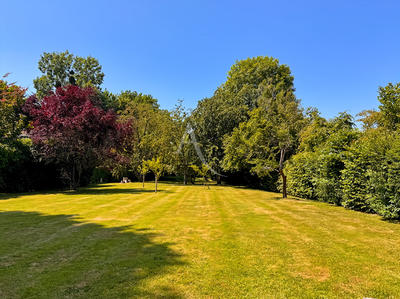 Maison - 220 m² - 8 pièces