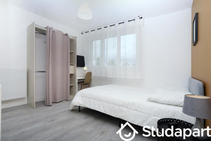 Chambre - 11 m² - 1 pièce