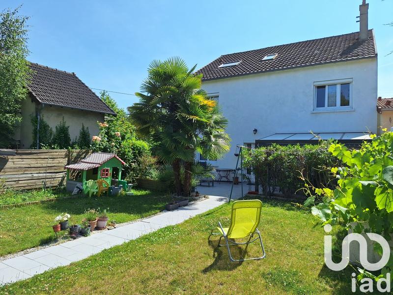 Maison - 200 m² - 8 pièces