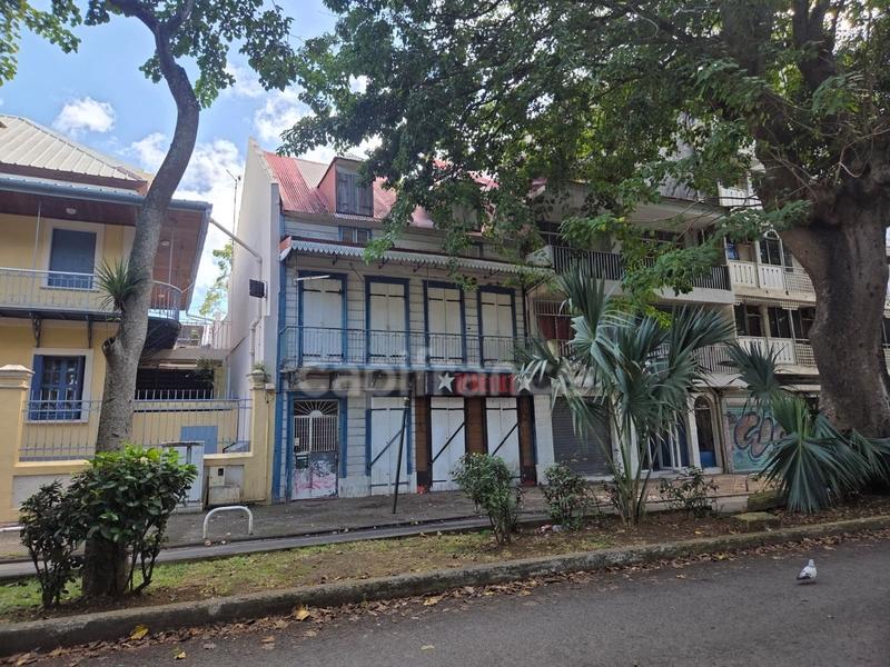 Immeuble - 195 m² - 10 pièces