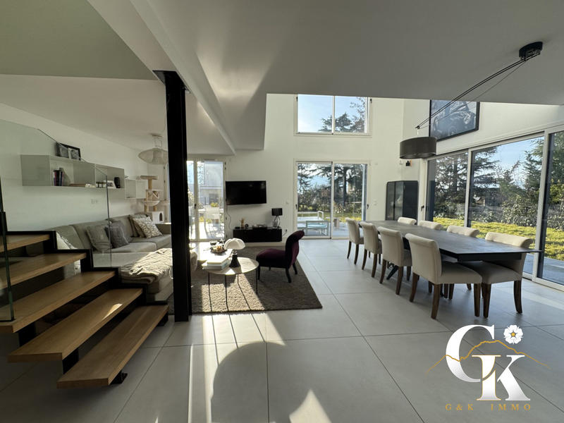 Maison contemporaine - 143 m² - 5 pièces