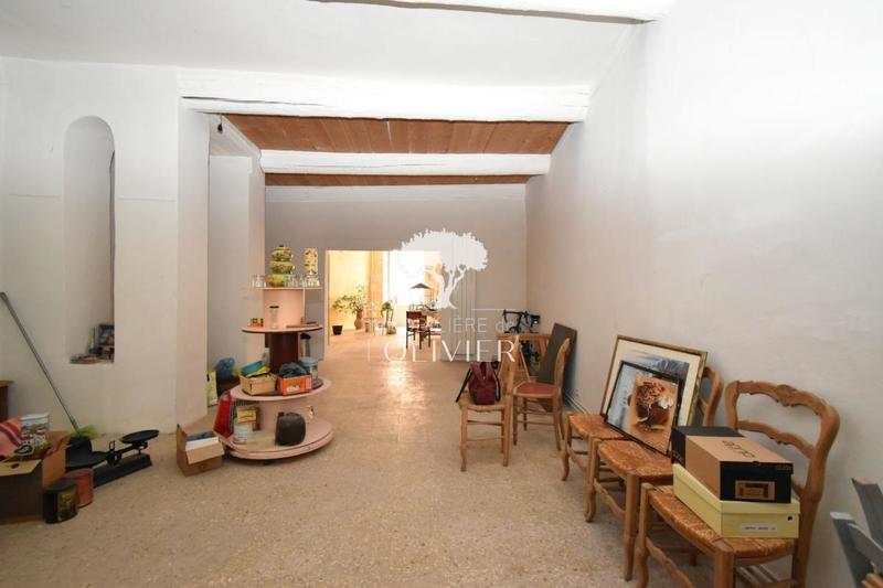 Maison - 445 m² - 10 pièces