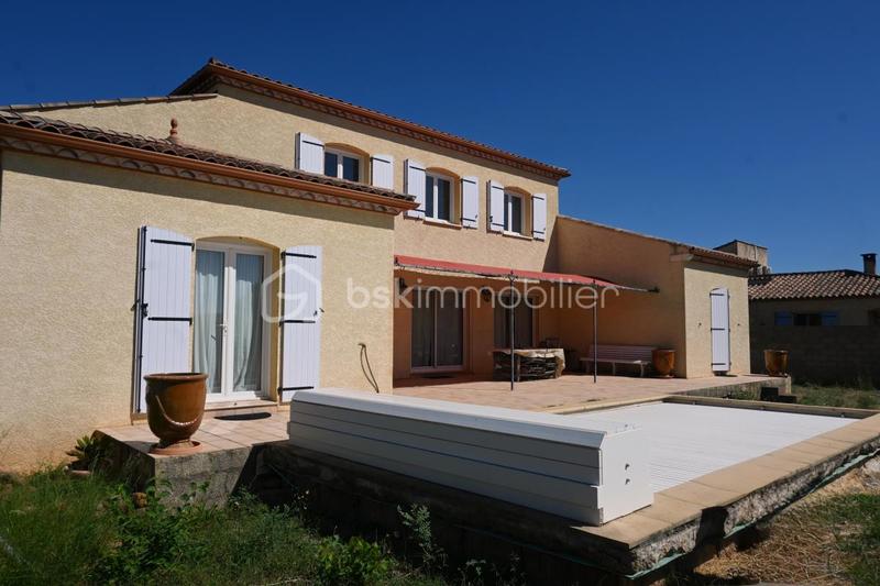 Maison - 210 m² - 7 pièces