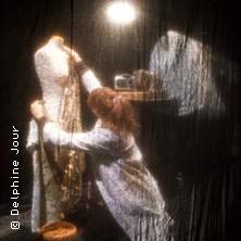 La Servante Solo Pour une Habilleuse