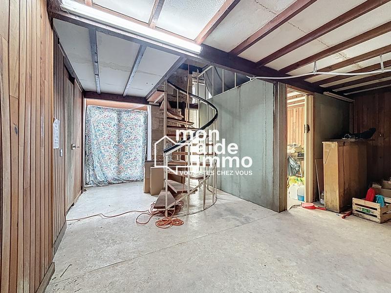 Maison - 300 m² - 12 pièces