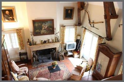 Maison - 208 m² - 9 pièces