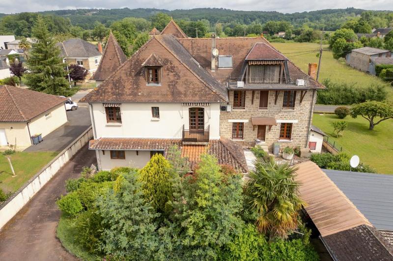Maison - 177 m² - 8 pièces