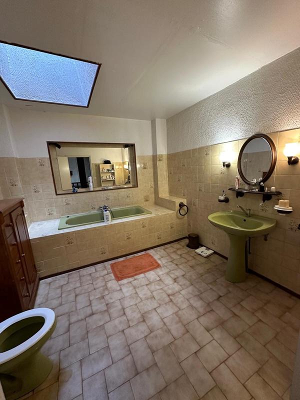 Maison - 214 m² - 5 pièces