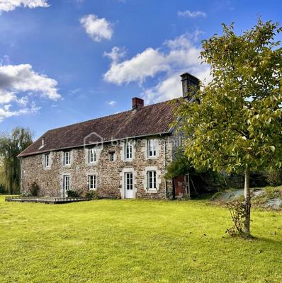 Maison en pierre - 152 m² - 5 pièces