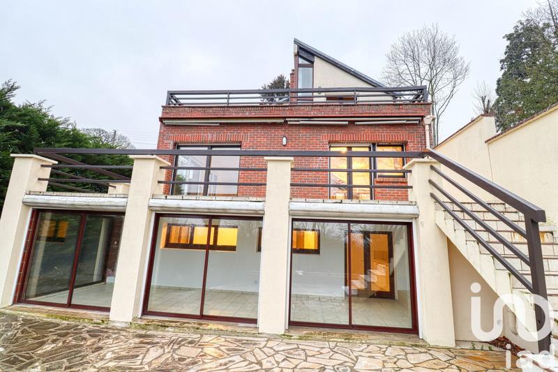 Maison de maîtres - 217 m² - 9 pièces