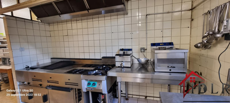 Local commercial - 895 m²