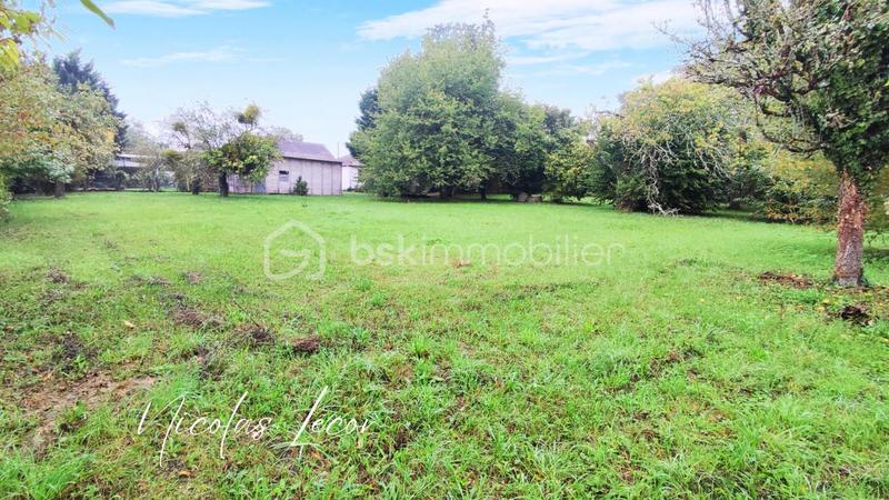 Terrain constructible - 2 210 m²