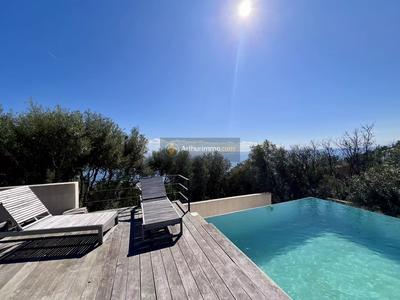 Maison - 185 m² - 6 pièces