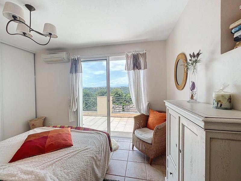 Maison - 270 m² - 6 pièces