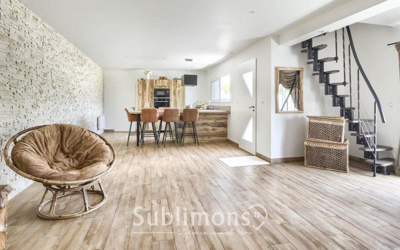 Maison - 90 m² - 4 pièces