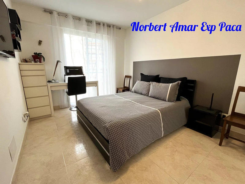 Appartement - 100 m² - 5 pièces