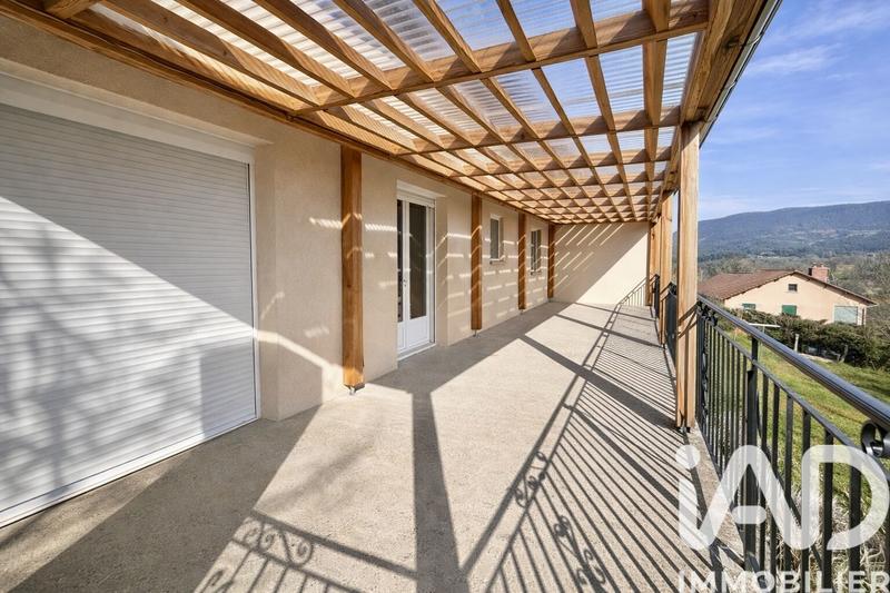 Maison - 180 m² - 8 pièces