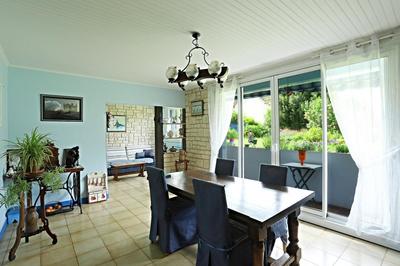 Appartement - 90 m² - 5 pièces