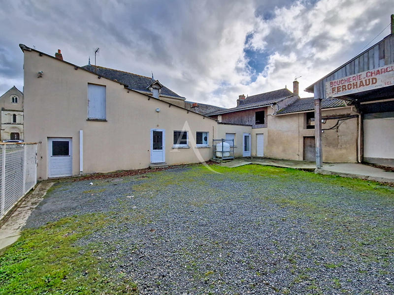 Maison - 222 m² - 6 pièces