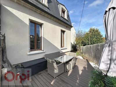 Pavillon - 90 m² - 5 pièces