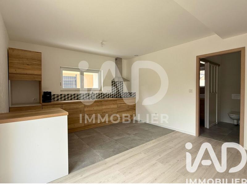 Immeuble - 210 m² - 3 pièces