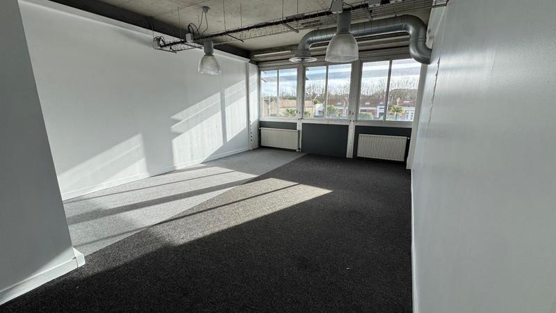 Bureau - 404 m²