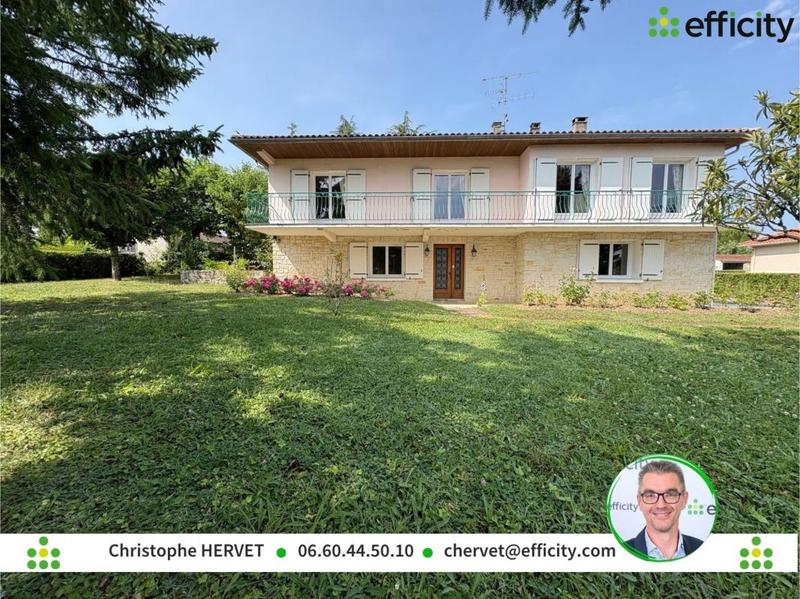 Maison - 263 m² - 8 pièces