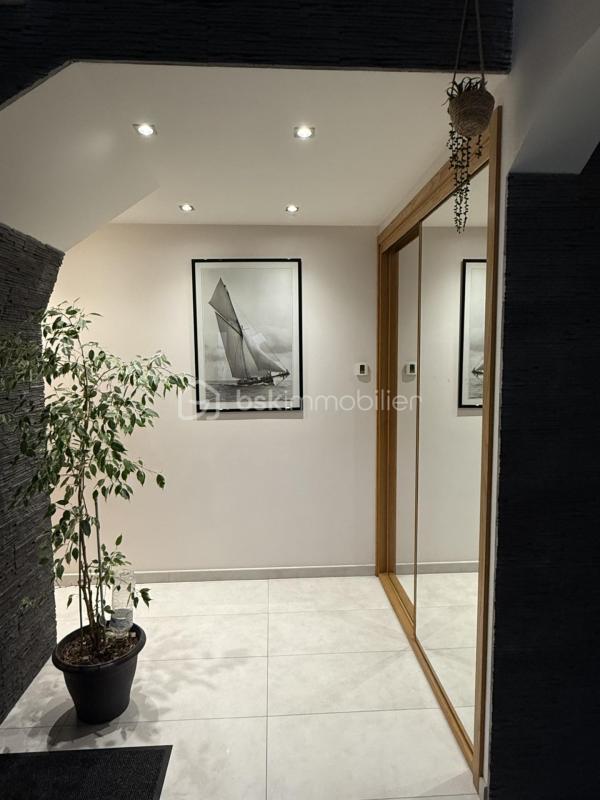 Maison - 210 m² - 9 pièces