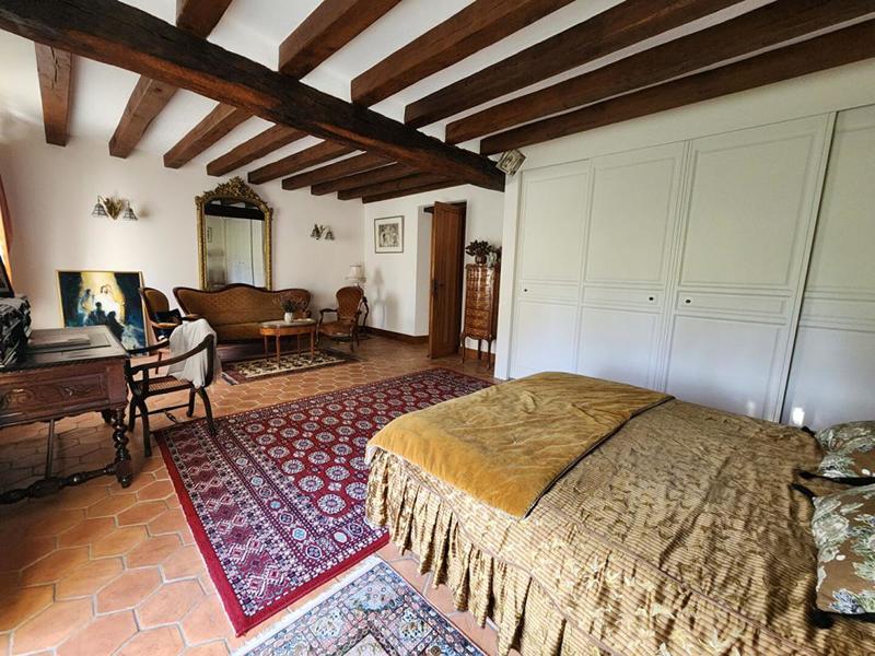 Maison - 376 m² - 10 pièces