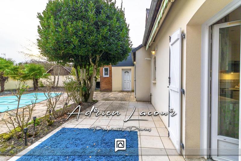 Maison - 222 m² - 12 pièces