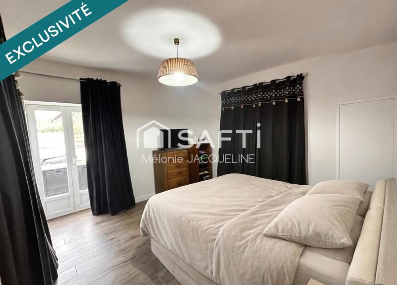 Maison - 244 m² - 9 pièces