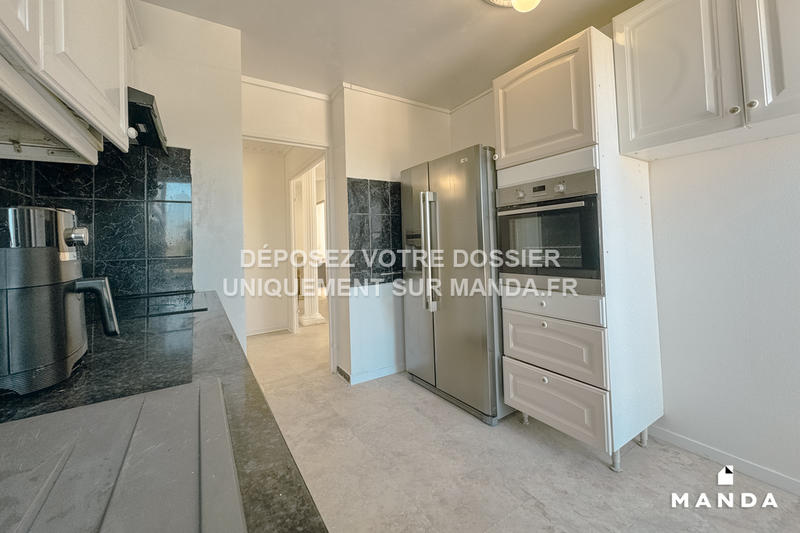 Chambre - 25 m² - 6 pièces