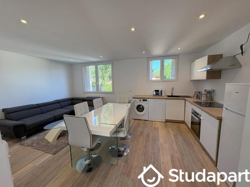 Chambre - 14 m² - 1 pièce