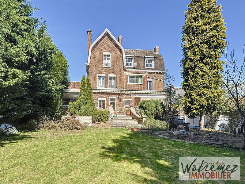 Maison - 282 m² - 11 pièces