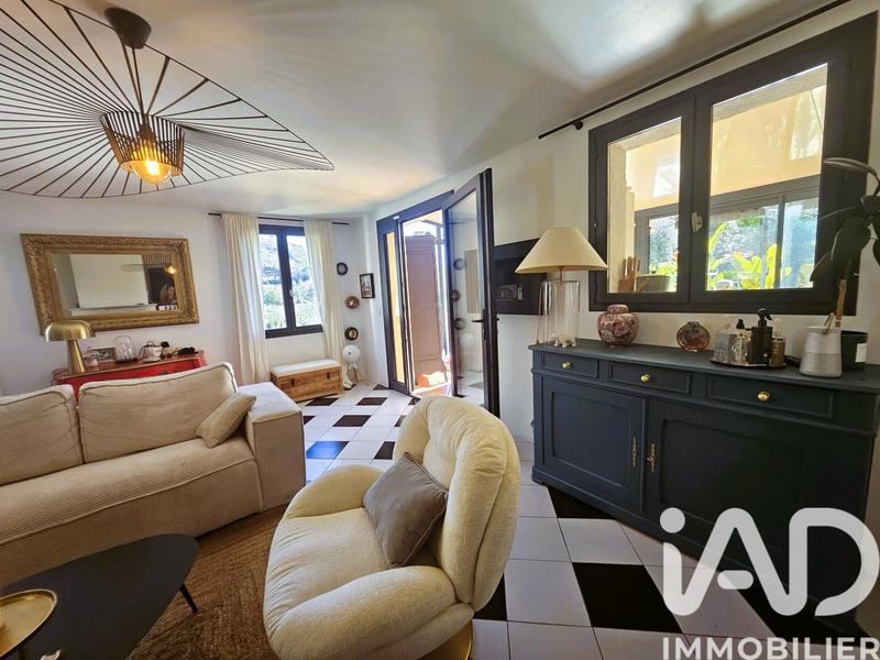 Maison - 200 m² - 11 pièces