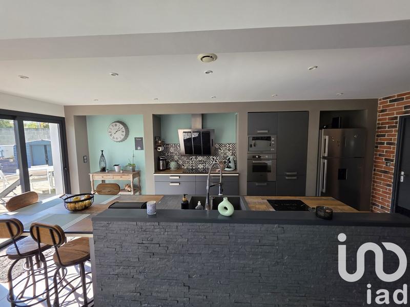 Maison - 234 m² - 8 pièces