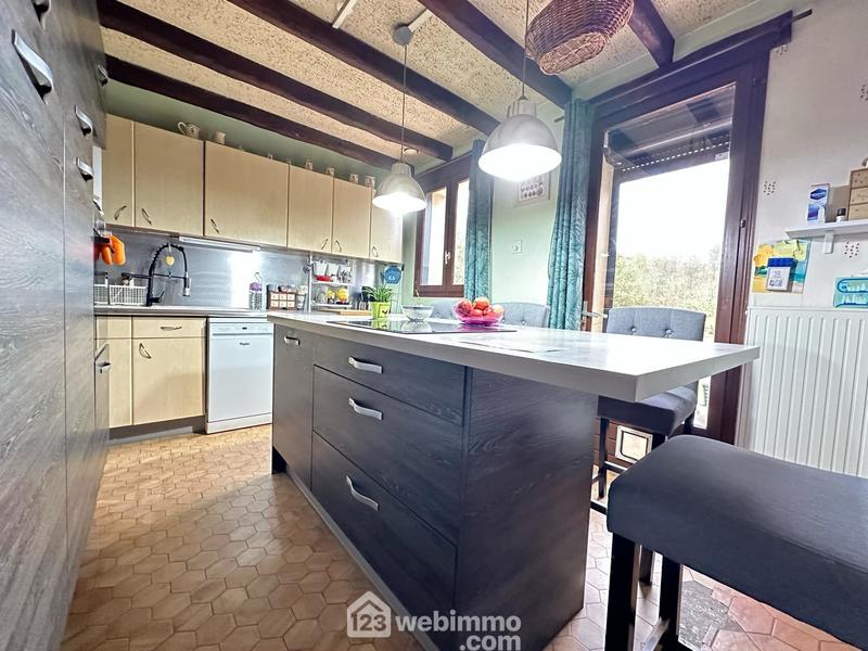 Maison - 187 m² - 8 pièces