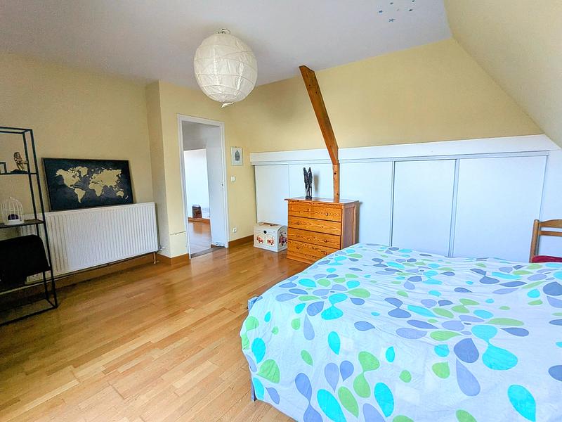 Maison - 170 m² - 9 pièces