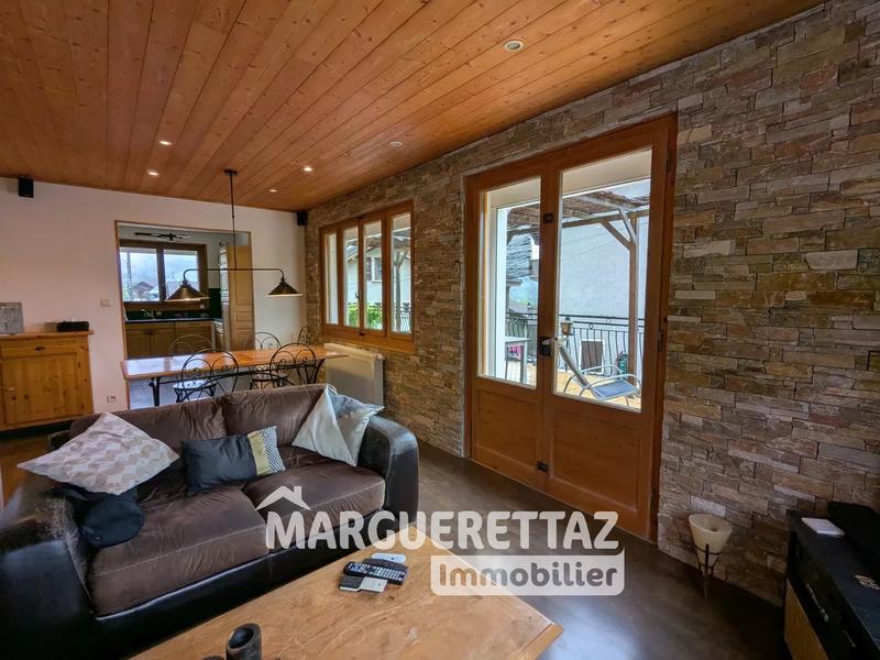 Maison de village - 140 m² - 7 pièces