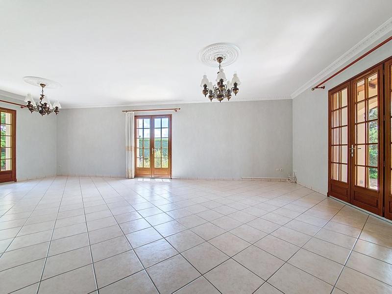 Maison - 271 m² - 5 pièces